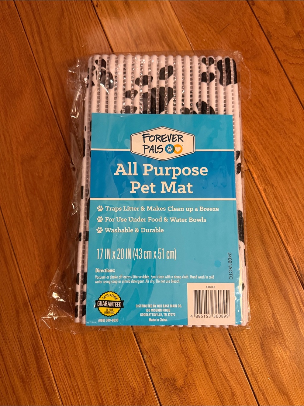 Forever pals White and Black Pet Mat